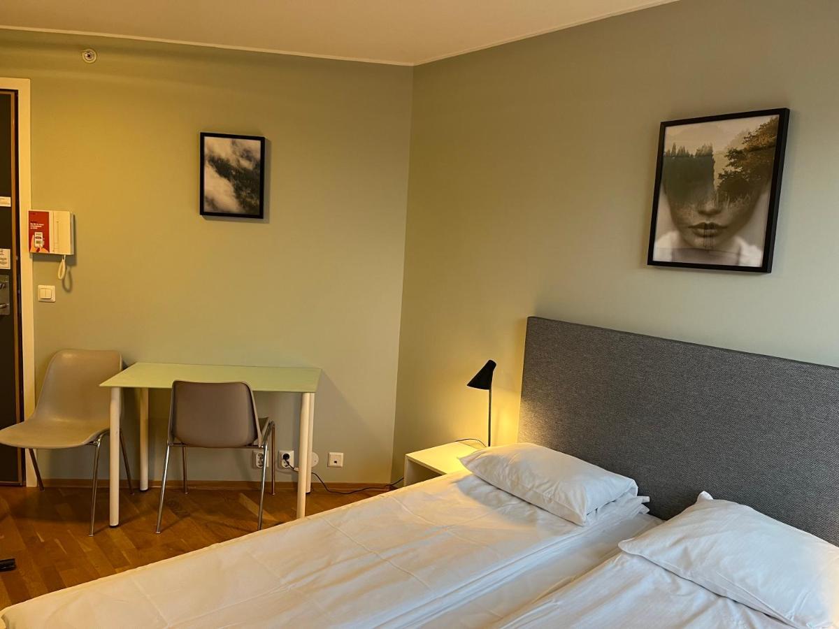 Vandrerhjem Marken Guesthouse *